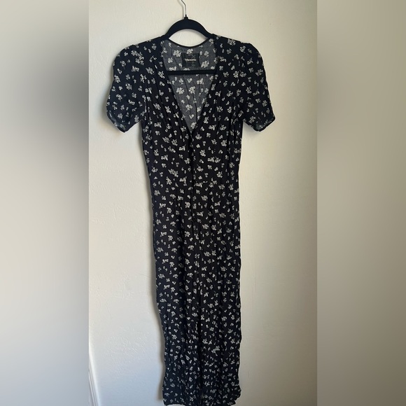 Reformation Dresses & Skirts - Reformation Black and White Floral pants romper🖤🤍🖤🤍